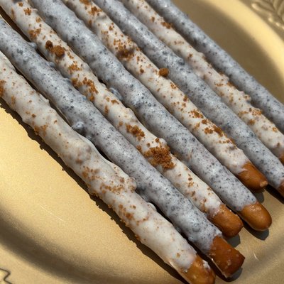 (12ct) Dozen Pretzels Rods