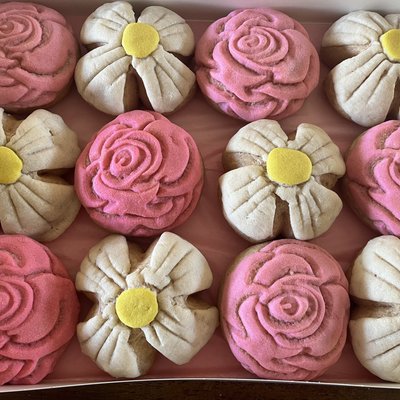 Roses And Daisies