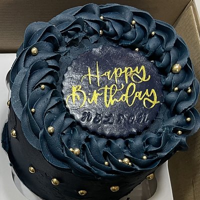 Custom Cakes 