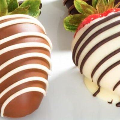 6 Count Minimum Design Chocolate Covered Strawberries 
