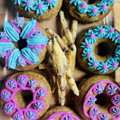 Half Dozen (6)