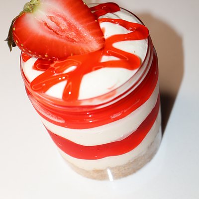 Classic Strawberry Cheesecake 