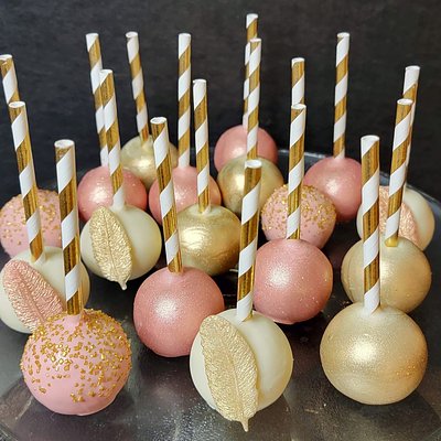 Custom Cake pops Or Cakesickles