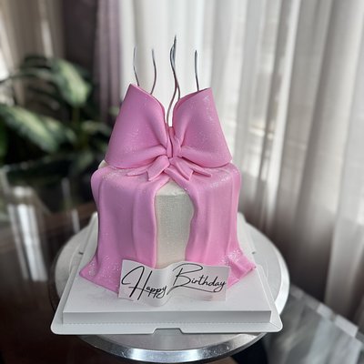 2 Layer 6in Cake 