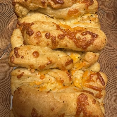 Cheesy Garlic Pull Apart Bread