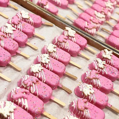 Animal Cracker Cake Pop 