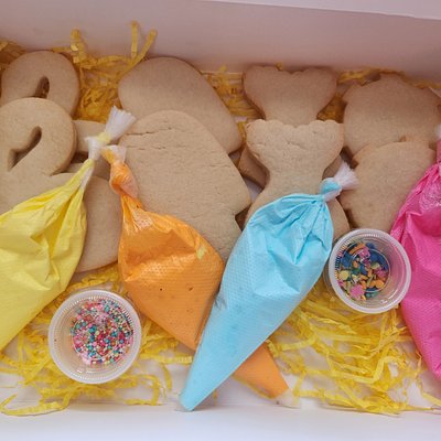 Decorate Your Own Cookie Box 