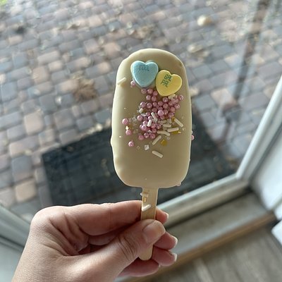 Cakesicles 