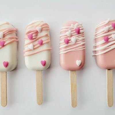 Basic Cakesicle 