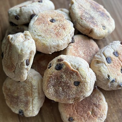 6 Cinnamon Raisin English muffin 