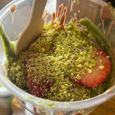  Strawberry Dubai Chocolate Cup