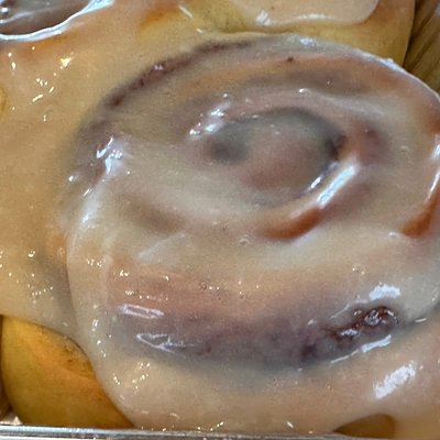 Cinnamon Rolls W/Cream Cheese Icing-4 Large Rolls