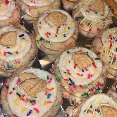 6 Funfetti Milkshake Cookies