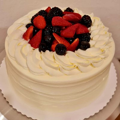 Berry Chantilly Cake