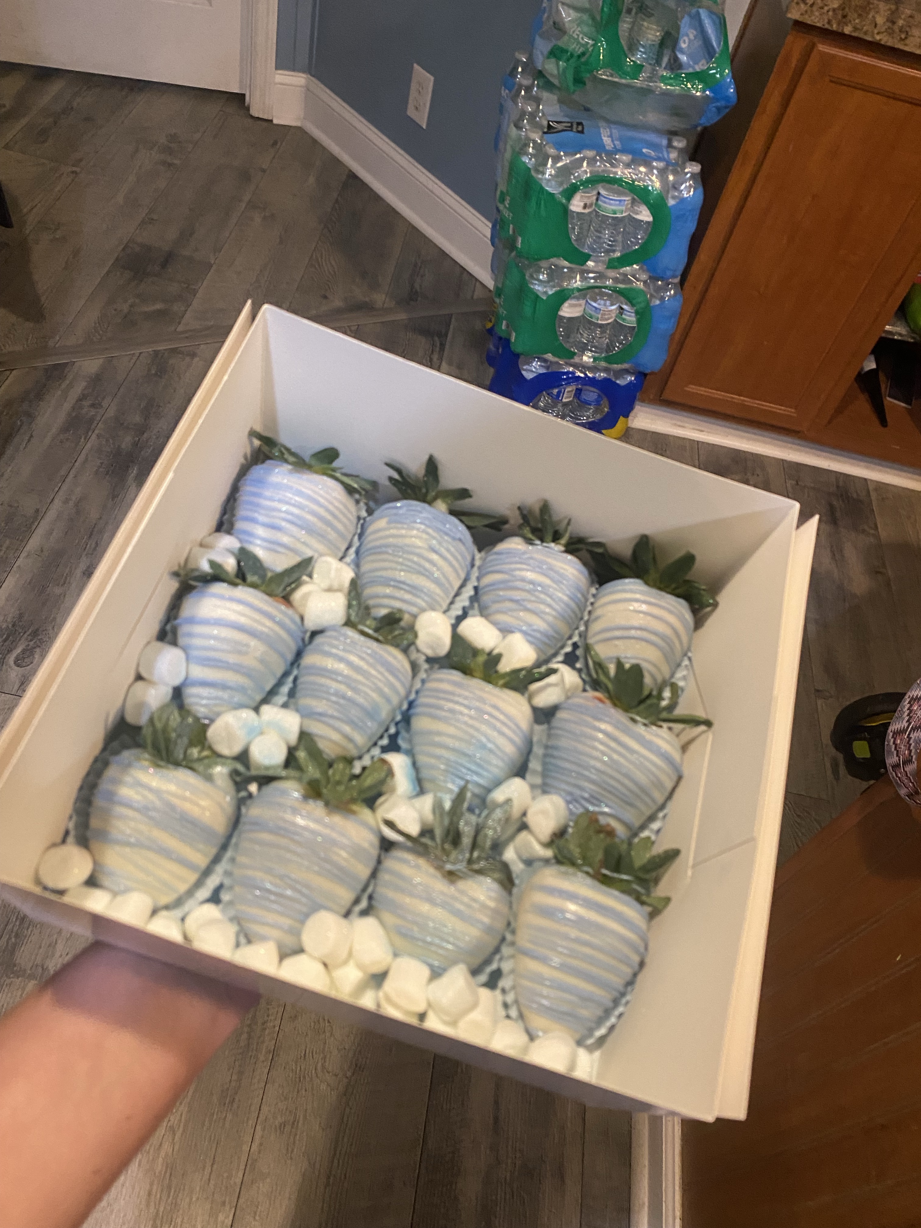 FULL DOZEN SIMPLE DESIGNED CHOCOLATE COVERED STRAWBERRIES 🍓🩷