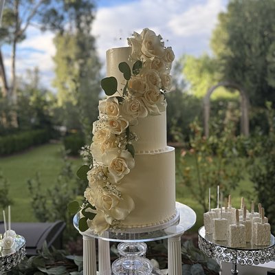 Three Tier Cake - Feeds 130