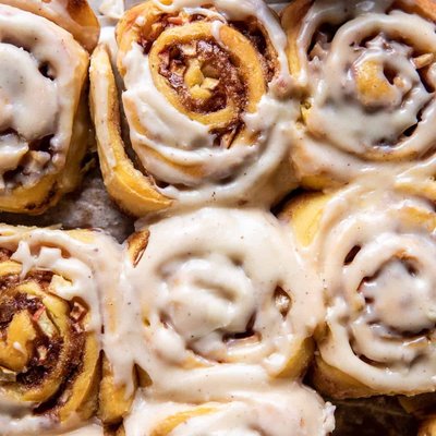 Sourdough Apple Cinnamon Rolls (4)