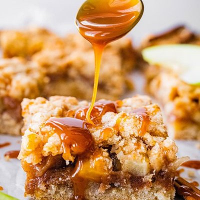 Salted Caramel Apple Bars