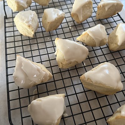 Petite Vanilla Scones 4-pack