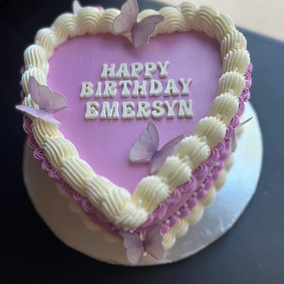 8 Inch Heart Cake 