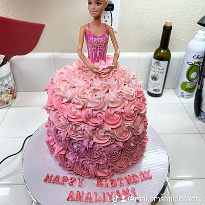 8” Doll Cake 