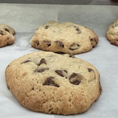 Classic Chocolate Chipper Cookies - 12