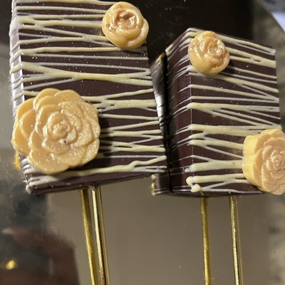Dipped Rice Krispies (party)