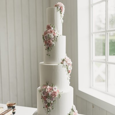 Display Cake Rentals