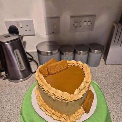 Biscoff Heart Cake