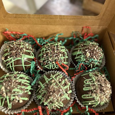 Grinch Mint Hot Cocoa Bombs