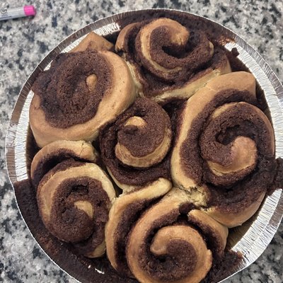 Glazed Cinnamon Rolls (12 Pack)