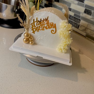 Signature Sideways Cake – 8” Only