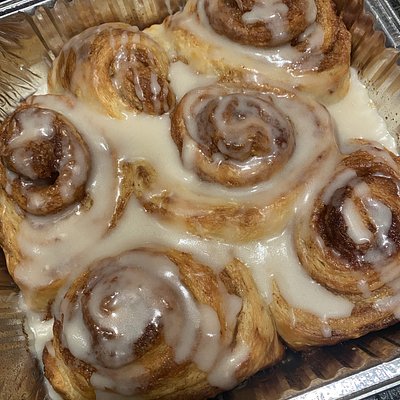 Regular Cinnamon Rolls (4)