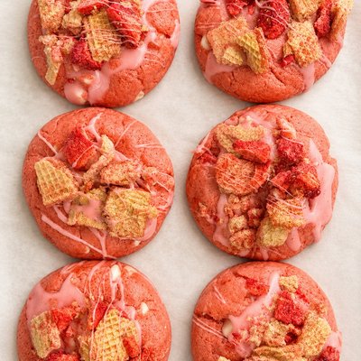 Strawberry Crunch Cookie