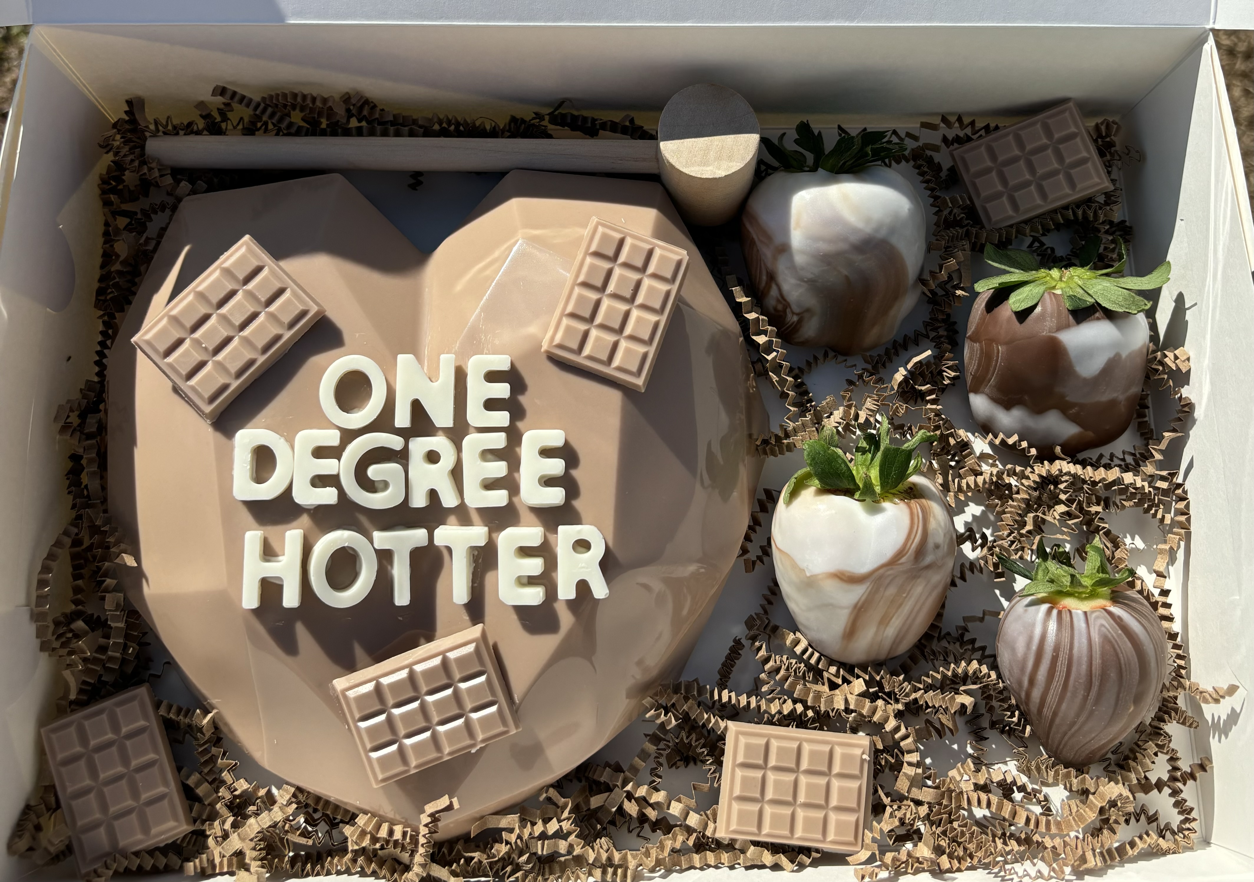 Chocolate Breakable Heart + 4 Dipped Strawberries Or Oreos 