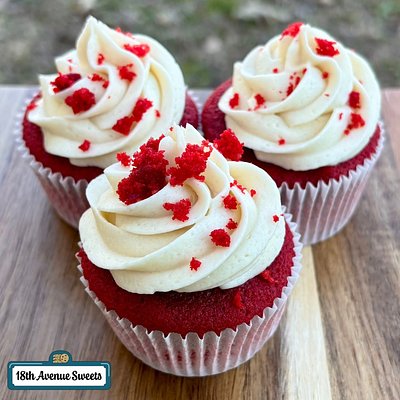 Red Velvet Cupcakes (per dozen)
