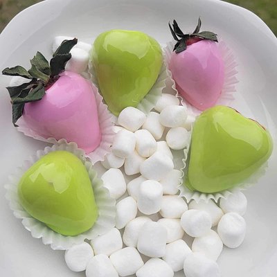 Large (18 count) Candied Strawberries 