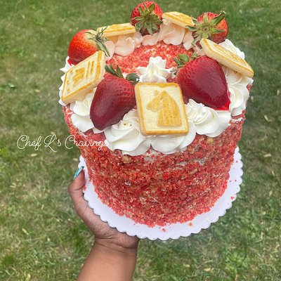 8in Strawberry Crunch ( With Cheesecake In The Middle)