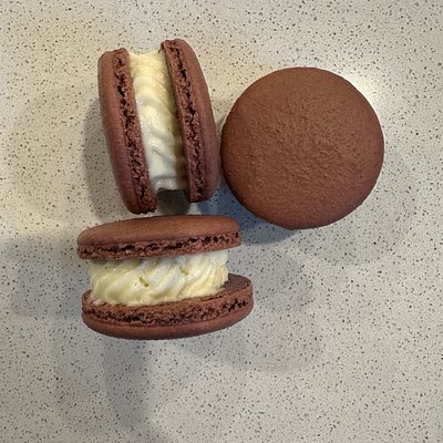 Red Velvet Macaron (6)