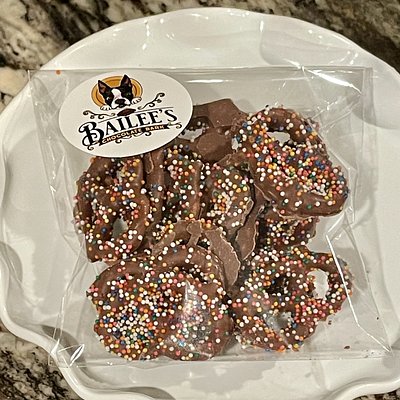 Pretzel Pouch Favor