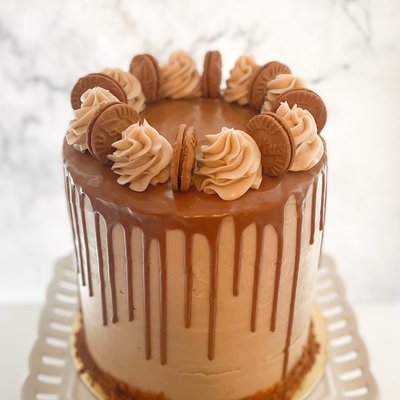 Round Custom Cake