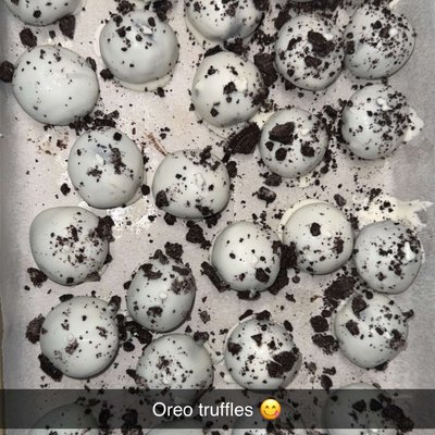 12 Oreo Truffles 