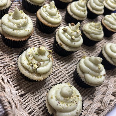 Pistachio Cream Cupcakes 