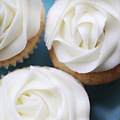 Plain Cupcakes (12pk)