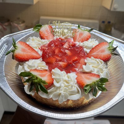 Strawberry 🍓 Cheesecake - Small 7”