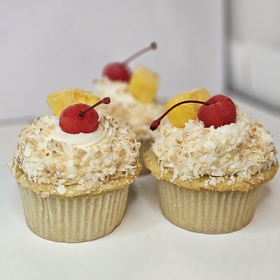 Pina Colada Cupcakes (6-Pack)