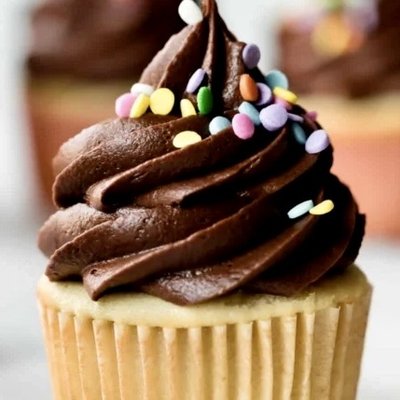 Yellow   Cupcakes   12 Pack 