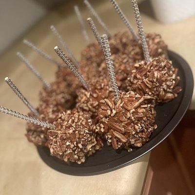 Carmel Pecan Candy Apples 