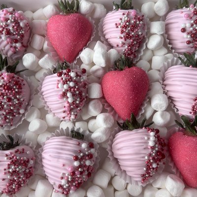 Chocolate Covered Strawberries ( 1 dozen)
