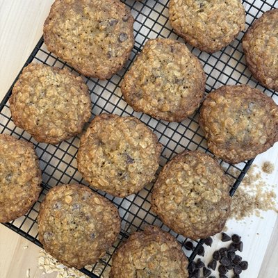 (6) Oatmeal Chocolate Chip Cookies